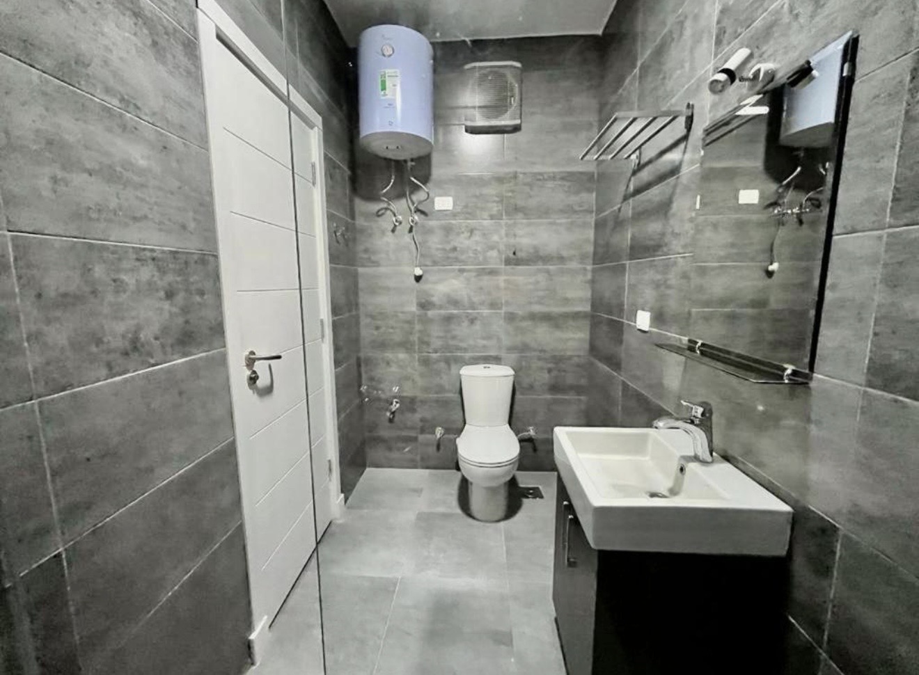 Three-Bedroom Apartment — Full bathroom 2 in Imperial Resort Hurghada, Red Sea, Egypt — photo 2