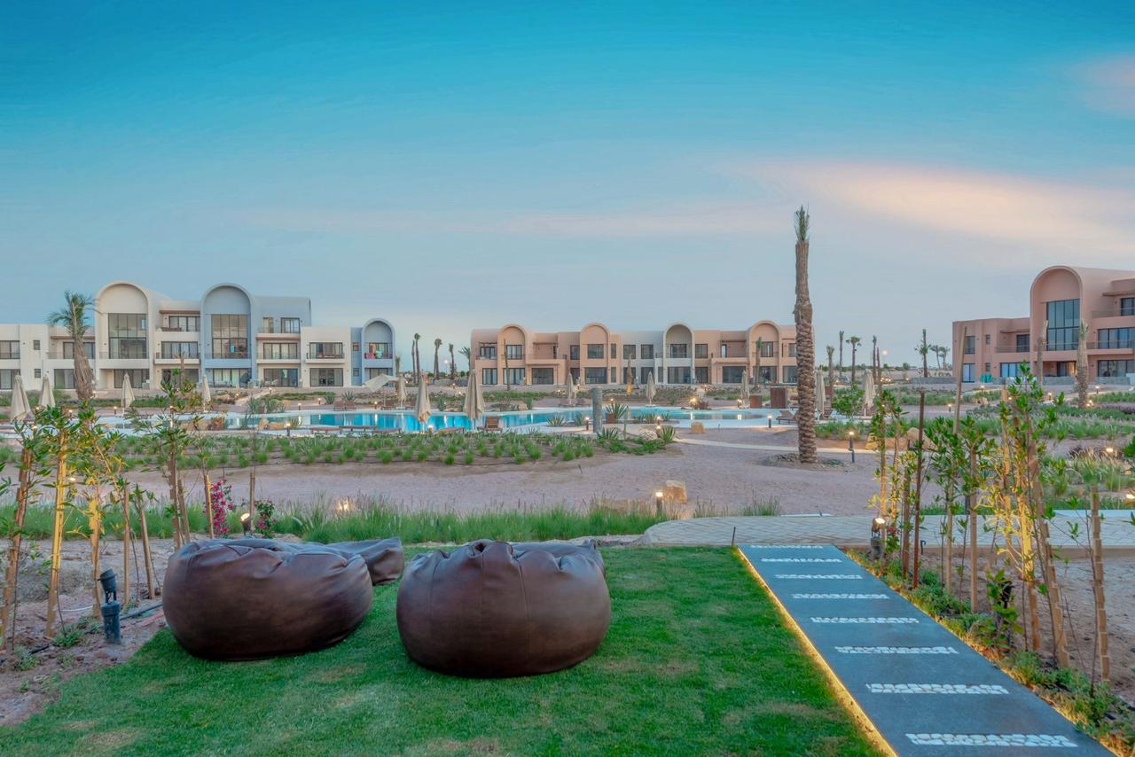 Kamran Retreat | 1BR Lagoon View & Private Jacuzzi — Pool in Kamaran Elgouna, Red Sea, Egypt — photo 2