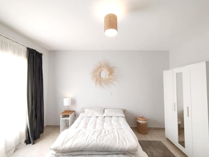 White Bear 2Bdr - 4 Guests Apartment — Bedroom 1 in Madinaty, New Cairo, Egypt, Egypt — photo 2