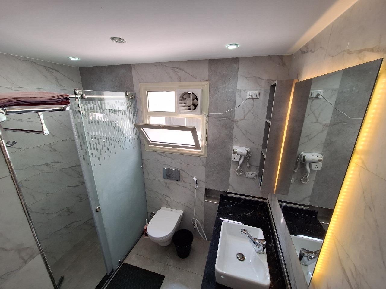 Brand New Flat - Cairo International Airport — Full bathroom 1 in Compound Taj city, New Cairo, Egypt, Egypt — photo 3