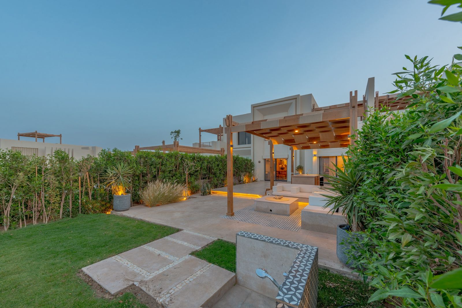 Chic 3BR Shedewan	Lagoon View & Shared Pool — Exterior in Shedwan Elgouna, Red Sea, Egypt — photo 3