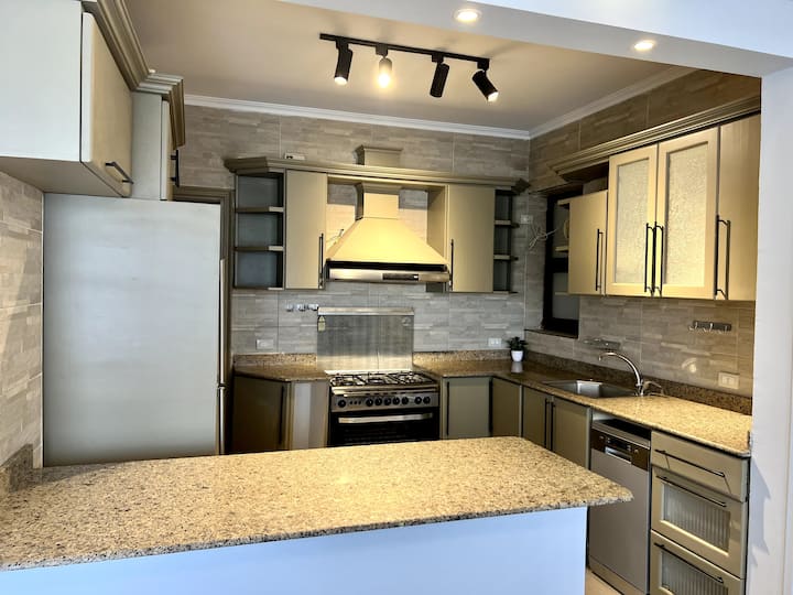 SODIC Eastown Chic 3-Bed + Nanny Serviced *NEW* — Full Kitchen in SODIC Eastown,New Cairo, Egypt, Egypt — photo 2