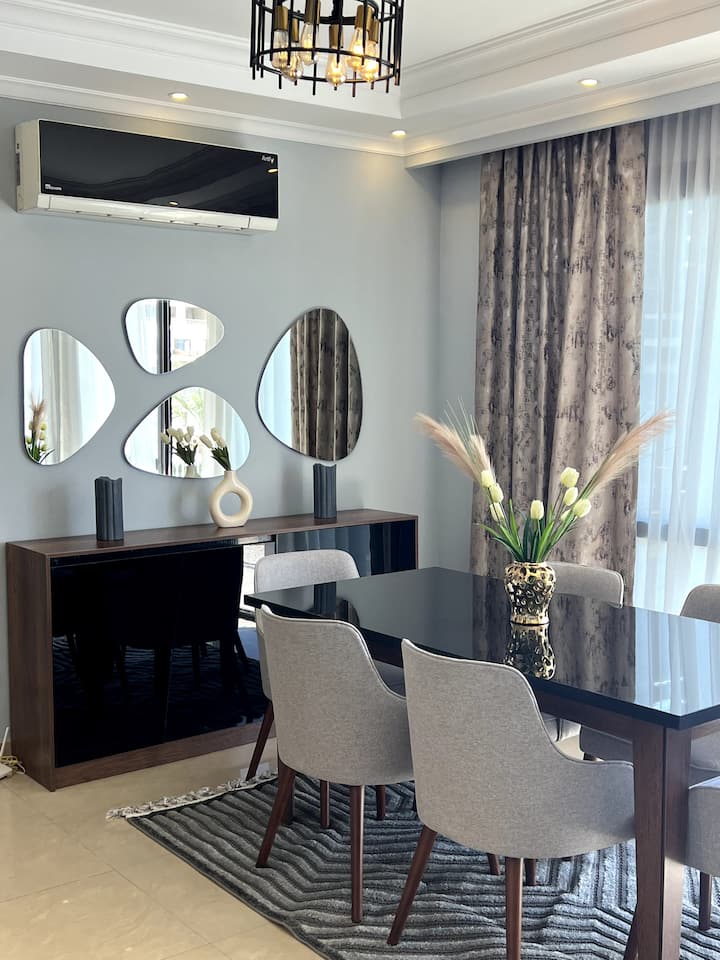 SODIC Eastown Chic 3-Bed + Nanny Serviced *NEW* — Dining Area in SODIC Eastown,New Cairo, Egypt, Egypt — photo 2