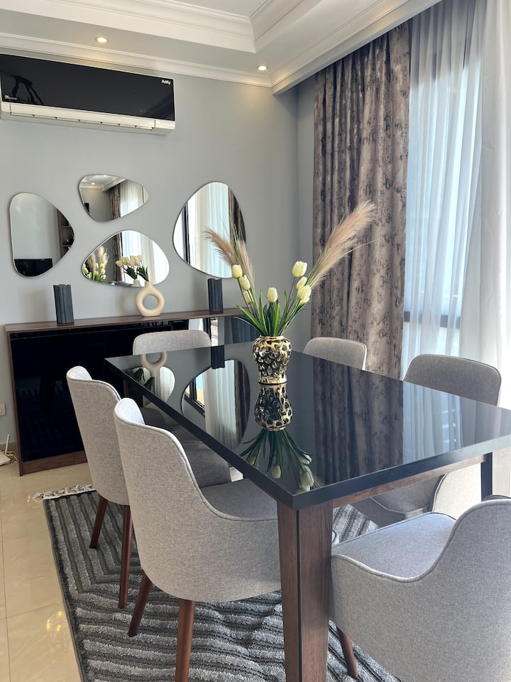 SODIC Eastown Chic 3-Bed + Nanny Serviced *NEW* — Dining Area in SODIC Eastown,New Cairo, Egypt, Egypt — photo 3