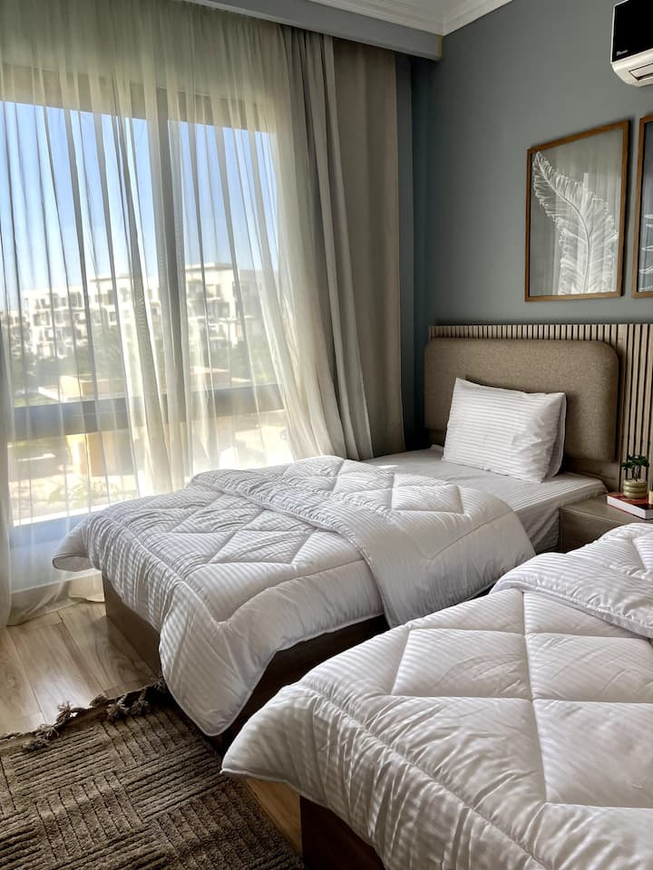 SODIC Eastown Chic 3-Bed + Nanny Serviced *NEW* — Bedroom 2 in SODIC Eastown,New Cairo, Egypt, Egypt