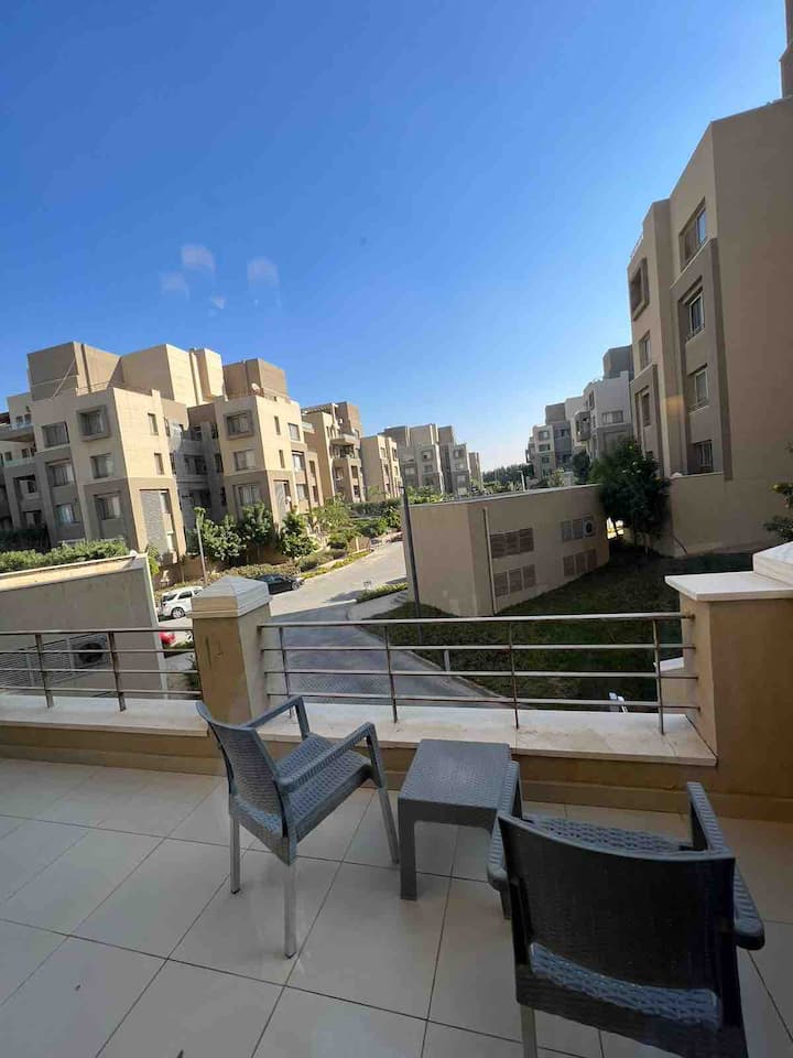 1 Bedroom AUC Village Gate Modern New Cairo -Trce — Balcony in AUC Village, New Cairo, Egypt, Egypt