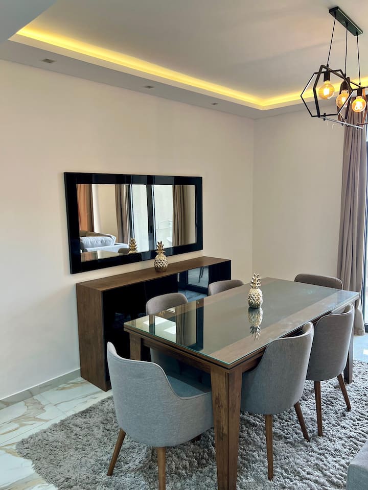 SODIC Eastown AUC Chic 2-Bed Open Park View — Dining Area in Sodic Eastown, New Cairo, Egypt, Egypt — photo 2
