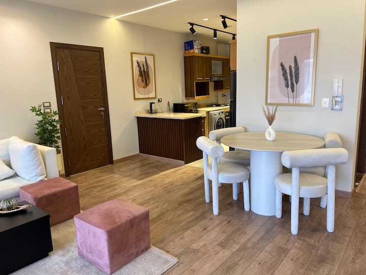 Private Luxury 2-bed Serviced Apt in Lakeview Rsd — Dining Area in Lakeview, New Cairo, Egypt, Egypt — photo 2