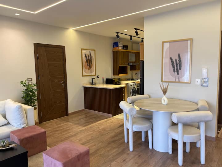 Private Luxury 2-bed Serviced Apt in Lakeview Rsd — Dining Area in Lakeview, New Cairo, Egypt, Egypt — photo 3