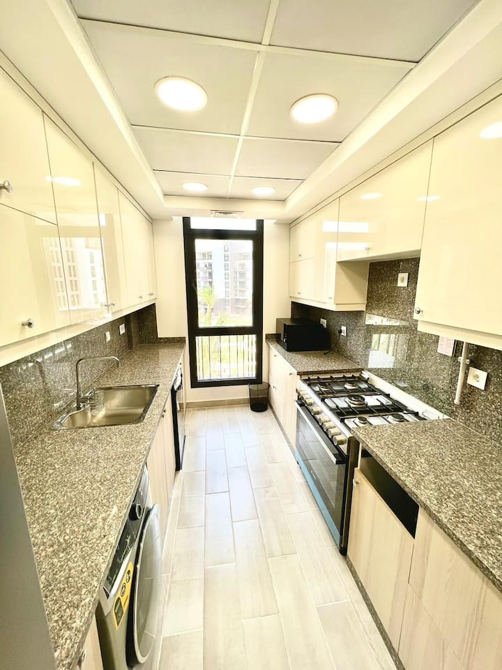 ASAP 3 bdrm + Nanny Modern CFC business district — Full Kitchen in Cairo Festival City, New Cairo, Egypt, Egypt — photo 2