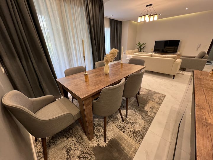 Designer Finish Prestigious AUC Palm Hills VG 2Bed — Dining Area in AUC Palm Hills VG, New Cairo, Egypt, Egypt — photo 2
