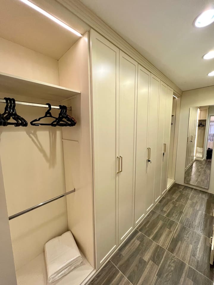 Stylish 3-bed next to Water Way mall New Cairo — Bedroom 2 in Waterway mall, New Cairo, Egypt, Egypt — photo 2