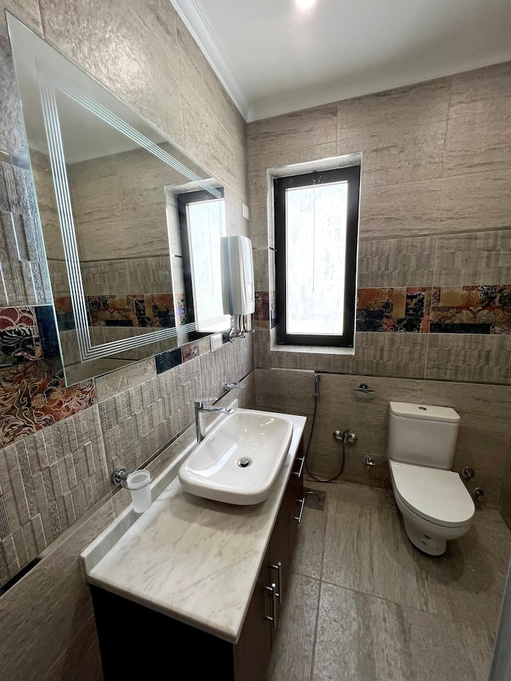 Elegant Servcd 2-Bed W/ Large Terrace — Full bathroom 1 in Lakeview Residence, New Cairo, Egypt, Egypt
