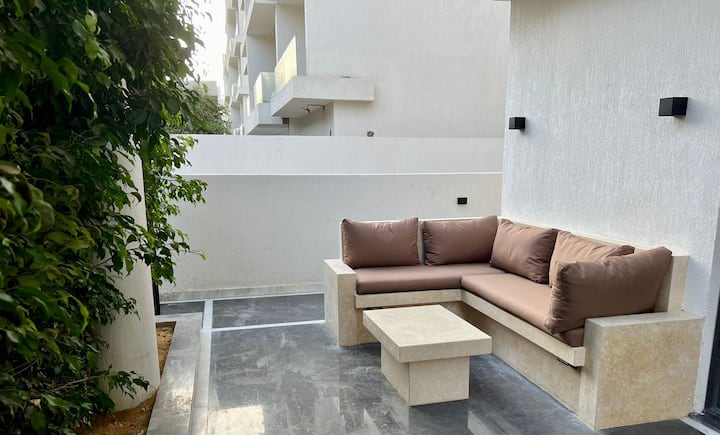 Très Chic 2-Bed W/ Private Patio — Backyard in Lakeview, New Cairo, Egypt, Egypt