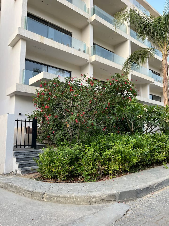 Très Chic 2-Bed W/ Private Patio — Neighbourhood Preview in Lakeview, New Cairo, Egypt, Egypt — photo 2