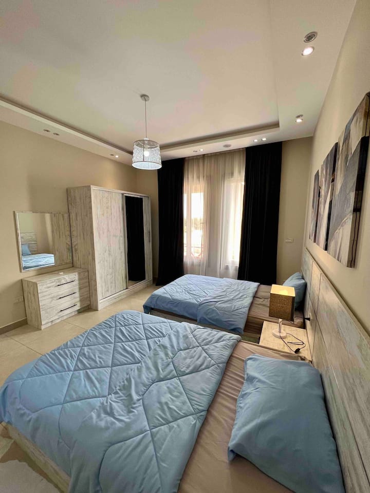Palm Hills 2-Bed Serviced Aprtment — Bedroom 2 in Palm Hills 'The Village Gate, New Cairo, Egypt, Egypt — photo 3