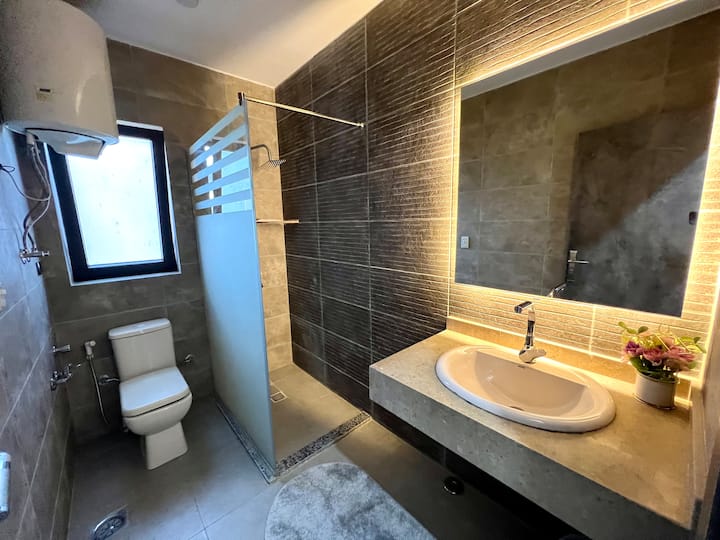 Sunlit Chic open view new 2-bed — Full bathroom 1 in Lakeview, New Cairo, Egypt, Egypt