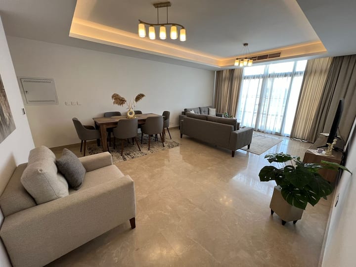 CFC Business District Elite 2-Bed Serviced Aprtmt — Living Room in Aura Apartments CFC, New Cairo, Egypt, Egypt — photo 2