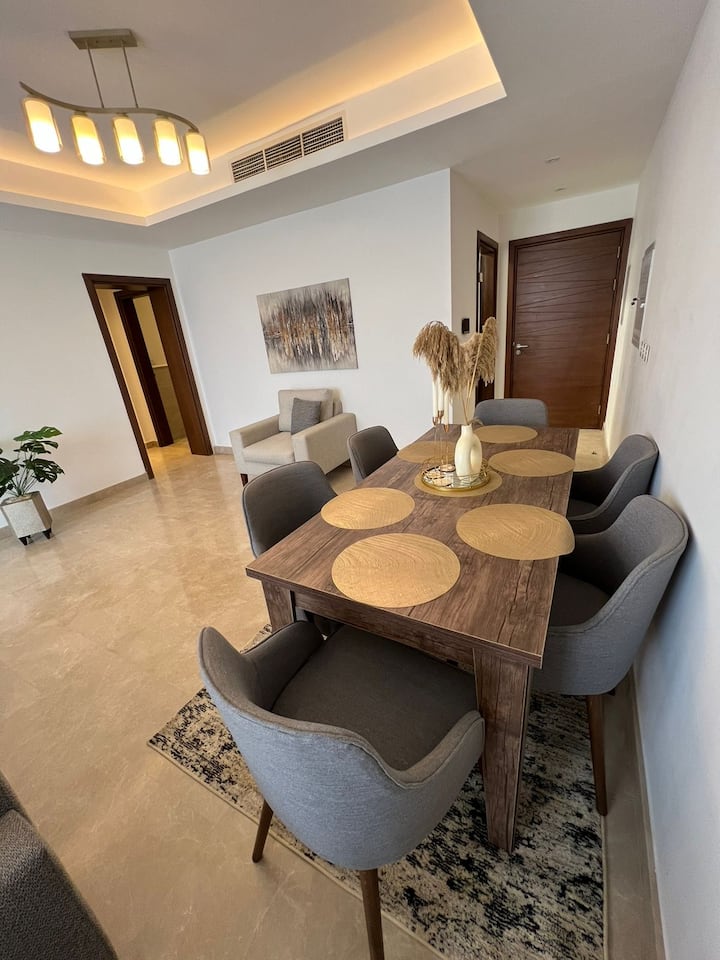 CFC Business District Elite 2-Bed Serviced Aprtmt — Dining Area in Aura Apartments CFC, New Cairo, Egypt, Egypt — photo 2