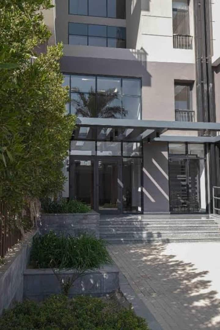 CFC Business District Elite 2-Bed Serviced Aprtmt — Neighbourhood Preview in Aura Apartments CFC, New Cairo, Egypt, Egypt — photo 2