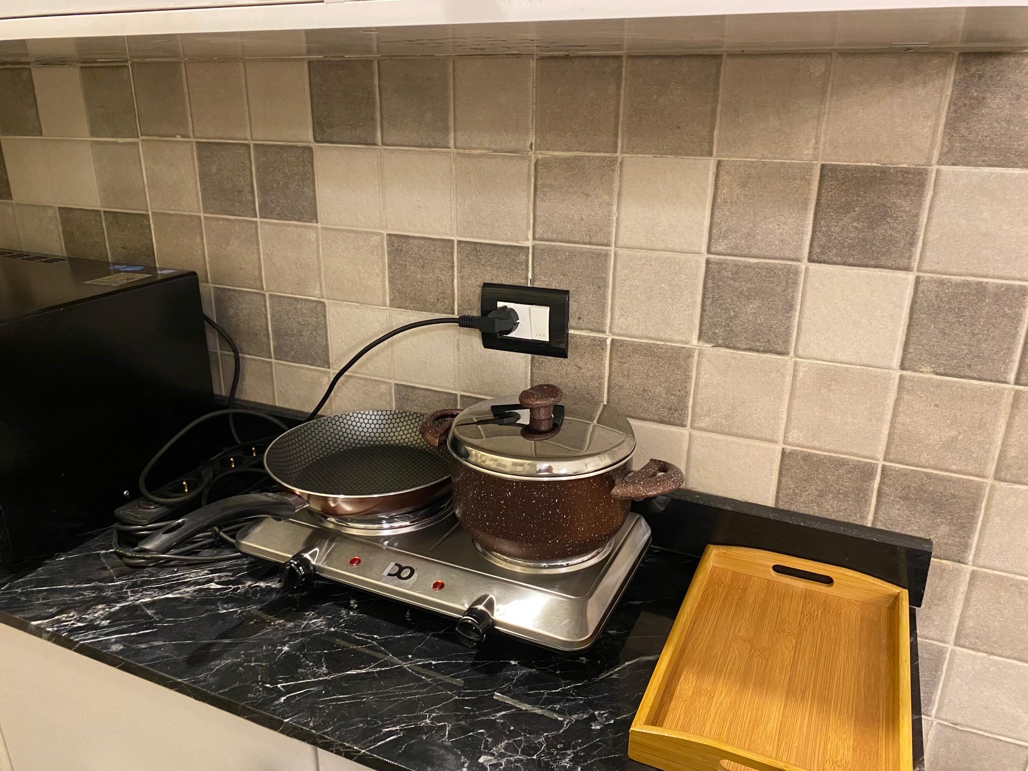 Sunny Haven 1BR Apartment Near Cairo Airport — Full Kitchen in Almaza, Cairo, Egypt