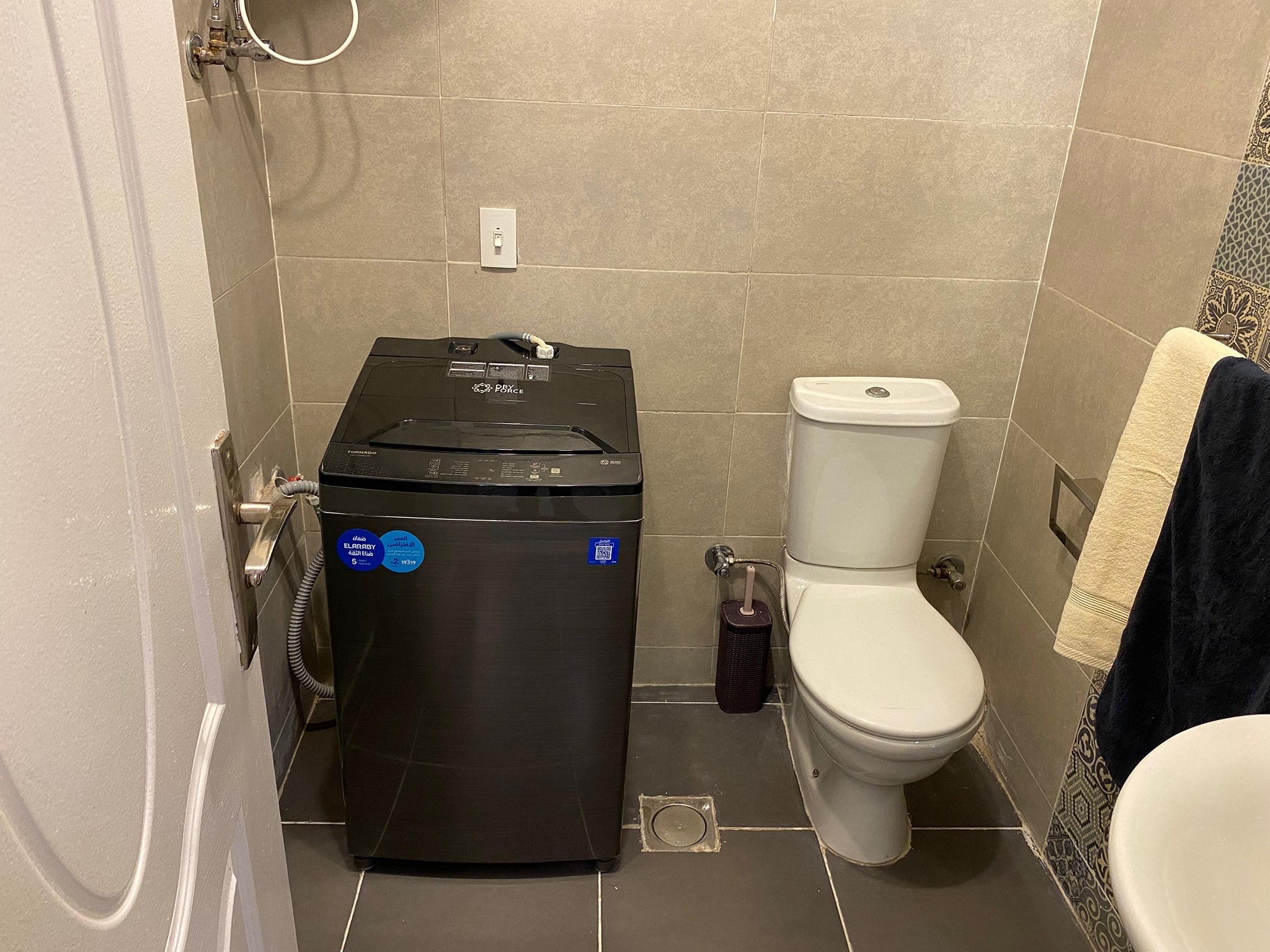 Sunny Haven 1BR Apartment Near Cairo Airport — Full bathroom 1 in Almaza, Cairo, Egypt — photo 2