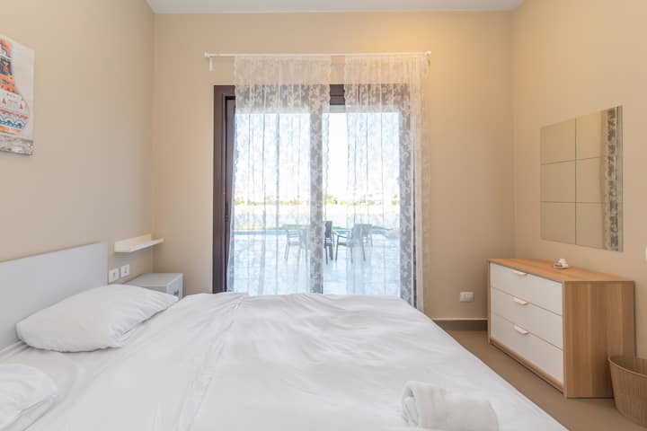 4 Bdr Villa with private heated pool in Sabina — Bedroom 1 in Sabina, Elgouna, Red Sea, Egypt — photo 3