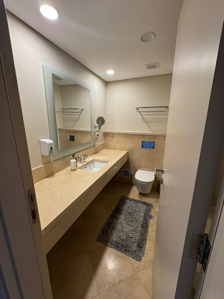 3 Bdr Sea View with private roof Mangrovy Elgouna — Full bathroom 1 in Mangroovy Elgouna, Red Sea, Egypt — photo 2