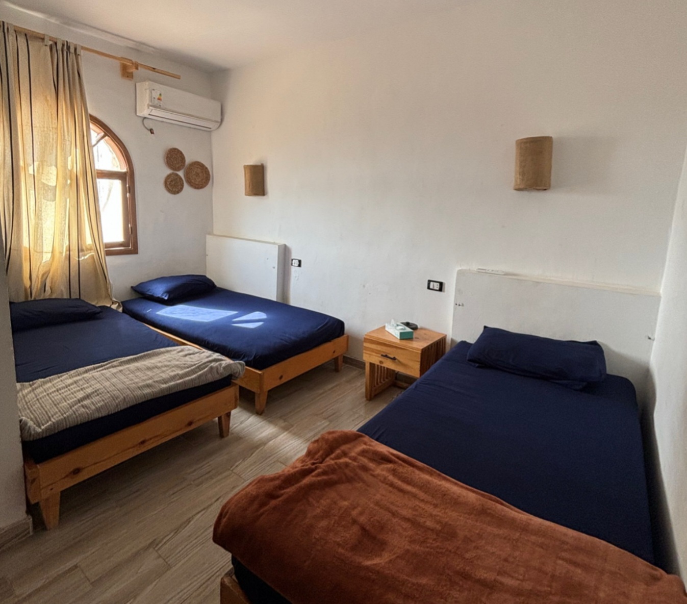 Tokyo House Hotel Dahab. Triple Room. 1 — Bedroom 1 in Tokyo House Hotel, Dahab, South Sinai, Egypt