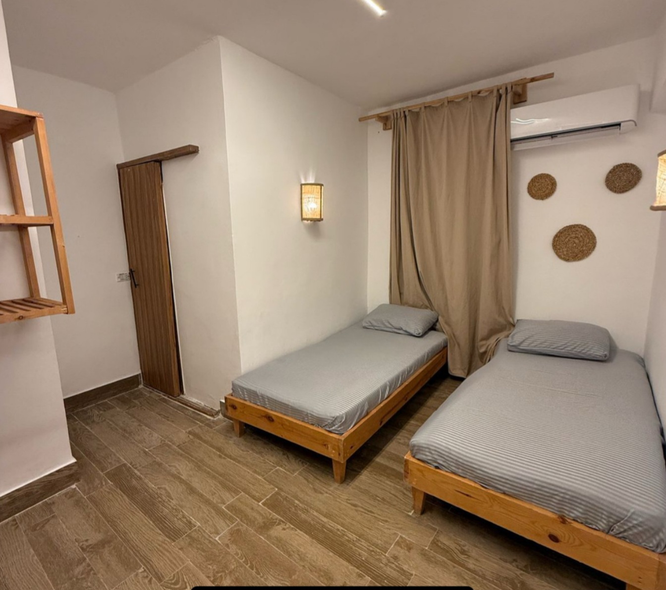 Tokyo House Hotel Dahab. Double Room. 10 — Bedroom 1 in Tokyo House Hotel, Dahab, South Sinai, Egypt