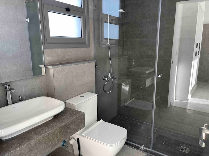 3bd with a private heated pool in Sholan 2 ElGouna — Full bathroom 1 in Sholan Phase 2, Elgouna, Red Sea, Egypt
