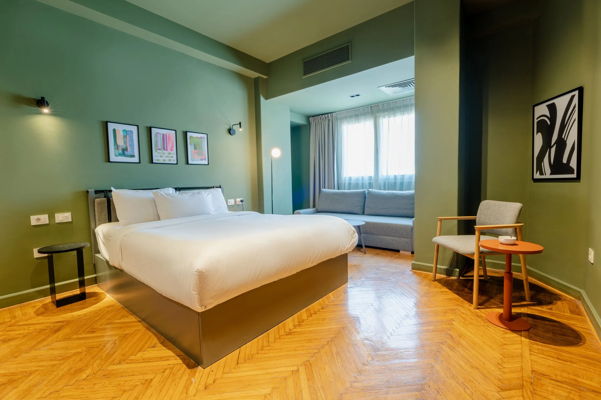 King Studio In The Center Of Downtown Cairo — Living Room in Downtown Cairo | Talaat Harb Mall, Egypt