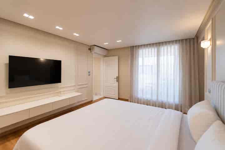 4BR Penthouse+Maid’s Room|Pool &Jacuzzi | Lakeview — Bedroom 2 in Lakeview, New Cairo, Egypt