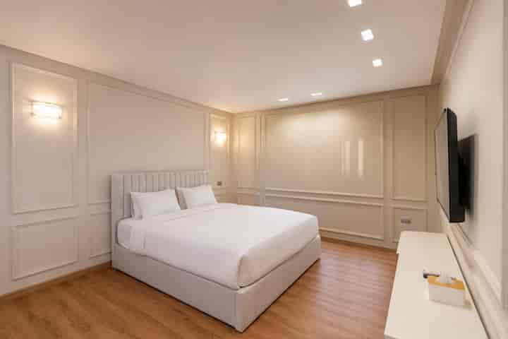 4BR Penthouse+Maid’s Room|Pool &Jacuzzi | Lakeview — Bedroom 2 in Lakeview, New Cairo, Egypt — photo 2