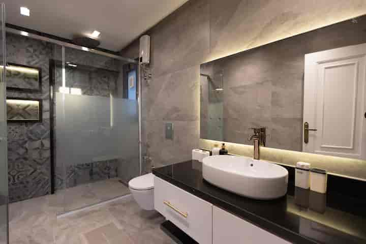 4BR Penthouse+Maid’s Room|Pool &Jacuzzi | Lakeview — Full bathroom 3 in Lakeview, New Cairo, Egypt