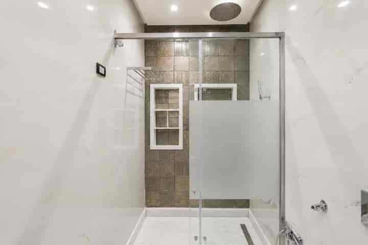 4BR Penthouse+Maid’s Room|Pool &Jacuzzi | Lakeview — Full bathroom 3 in Lakeview, New Cairo, Egypt — photo 2