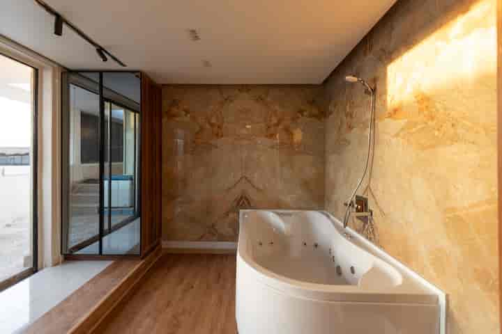 4BR Penthouse+Maid’s Room|Pool &Jacuzzi | Lakeview — Additional Photos in Lakeview, New Cairo, Egypt — photo 2