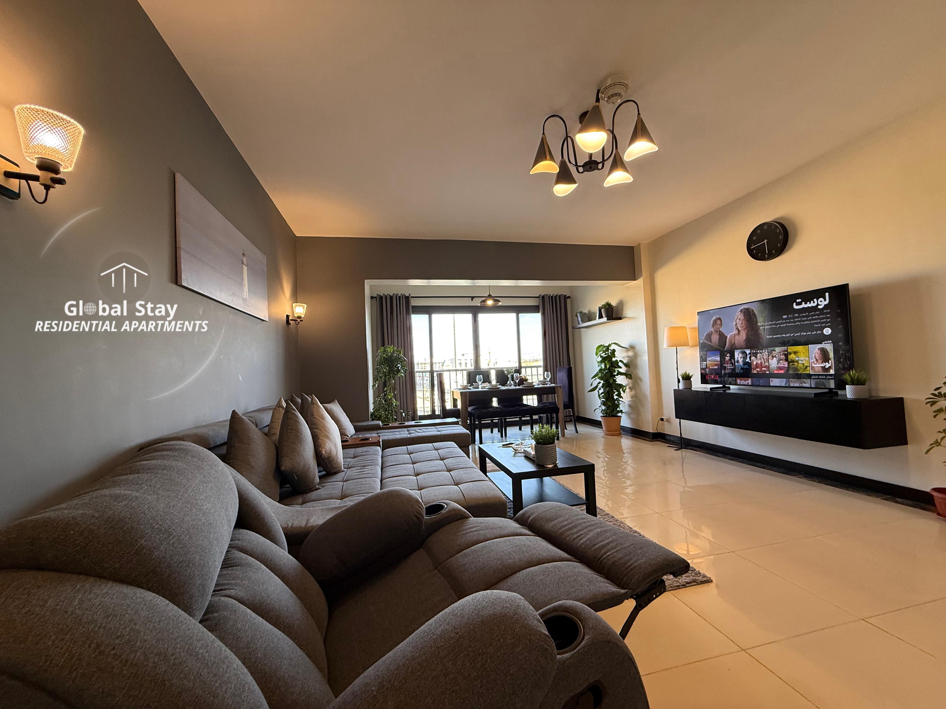 Spacious 3-Bedrooms Apartment | New Cairo — Living Room in New Cairo, Cairo, Egypt — photo 2