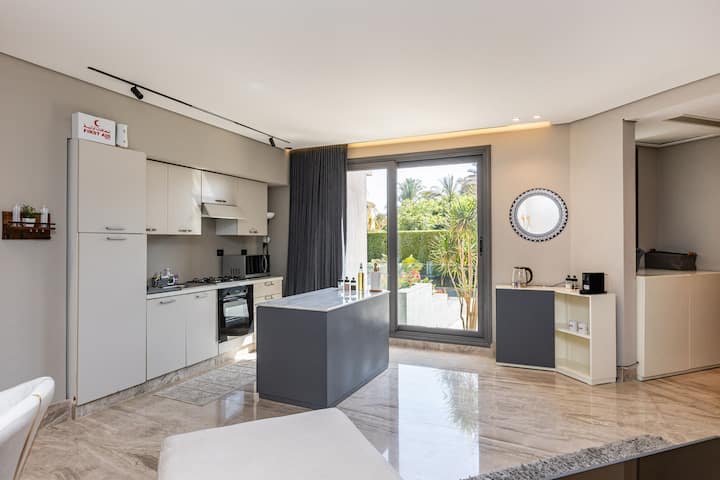 Cozy Apt Steps from O1 Mall | Silverpalm New Cairo — Full Kitchen in New Cairo, Egypt, Egypt — photo 3
