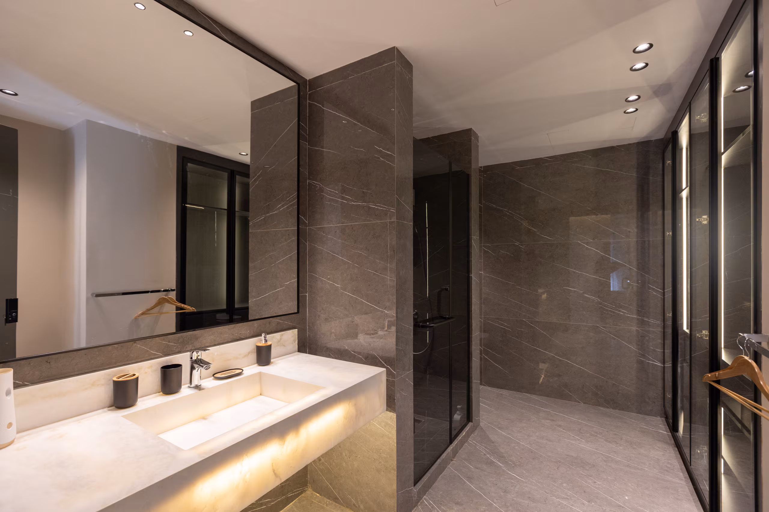 Luxury Spacious 3-BR + Maid’s Room |Scenic View|SP — Full bathroom 1 in Cairo, Egypt