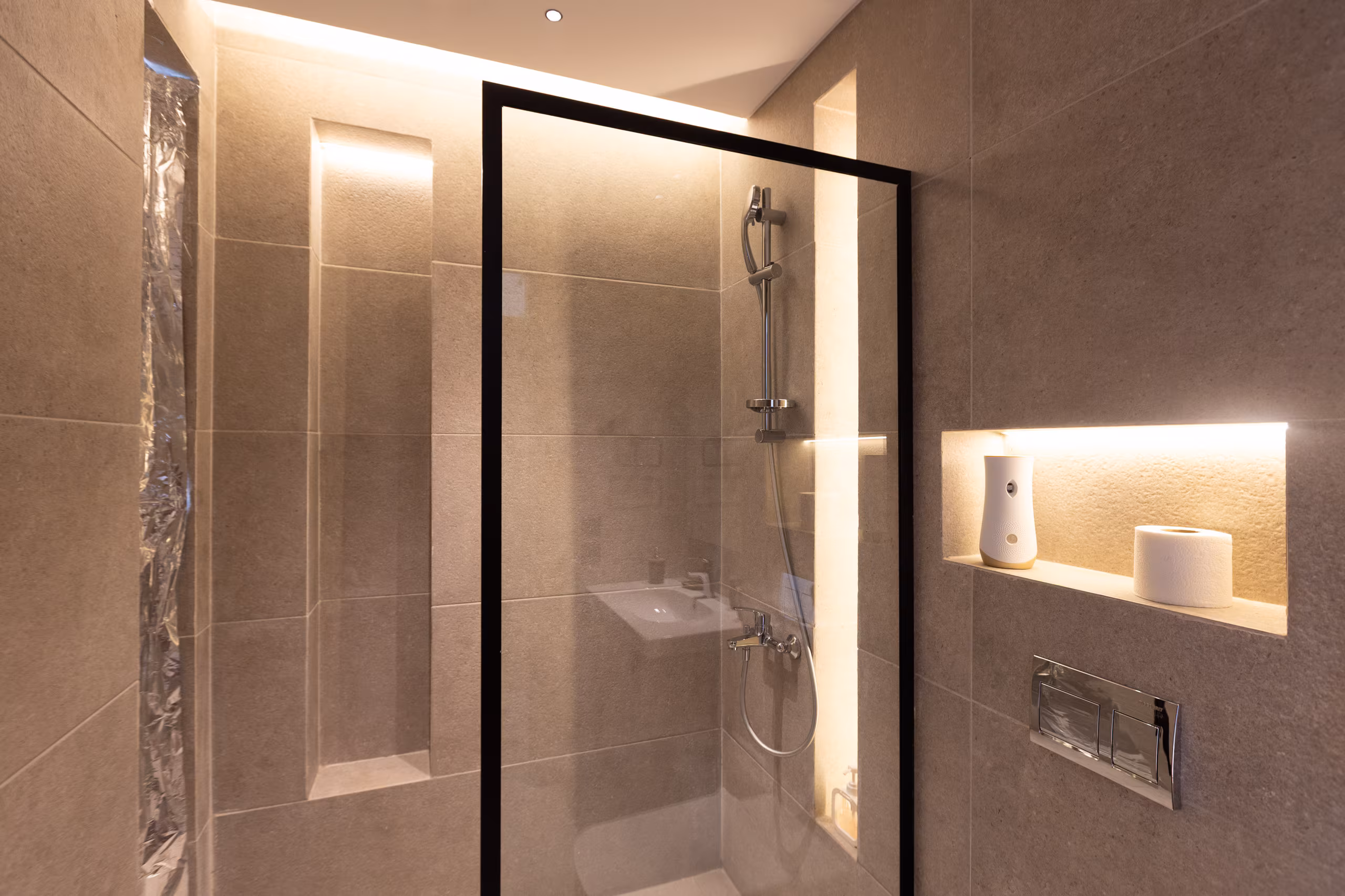 Luxury Spacious 3-BR + Maid’s Room |Scenic View|SP — Full bathroom 2 in Cairo, Egypt — photo 2