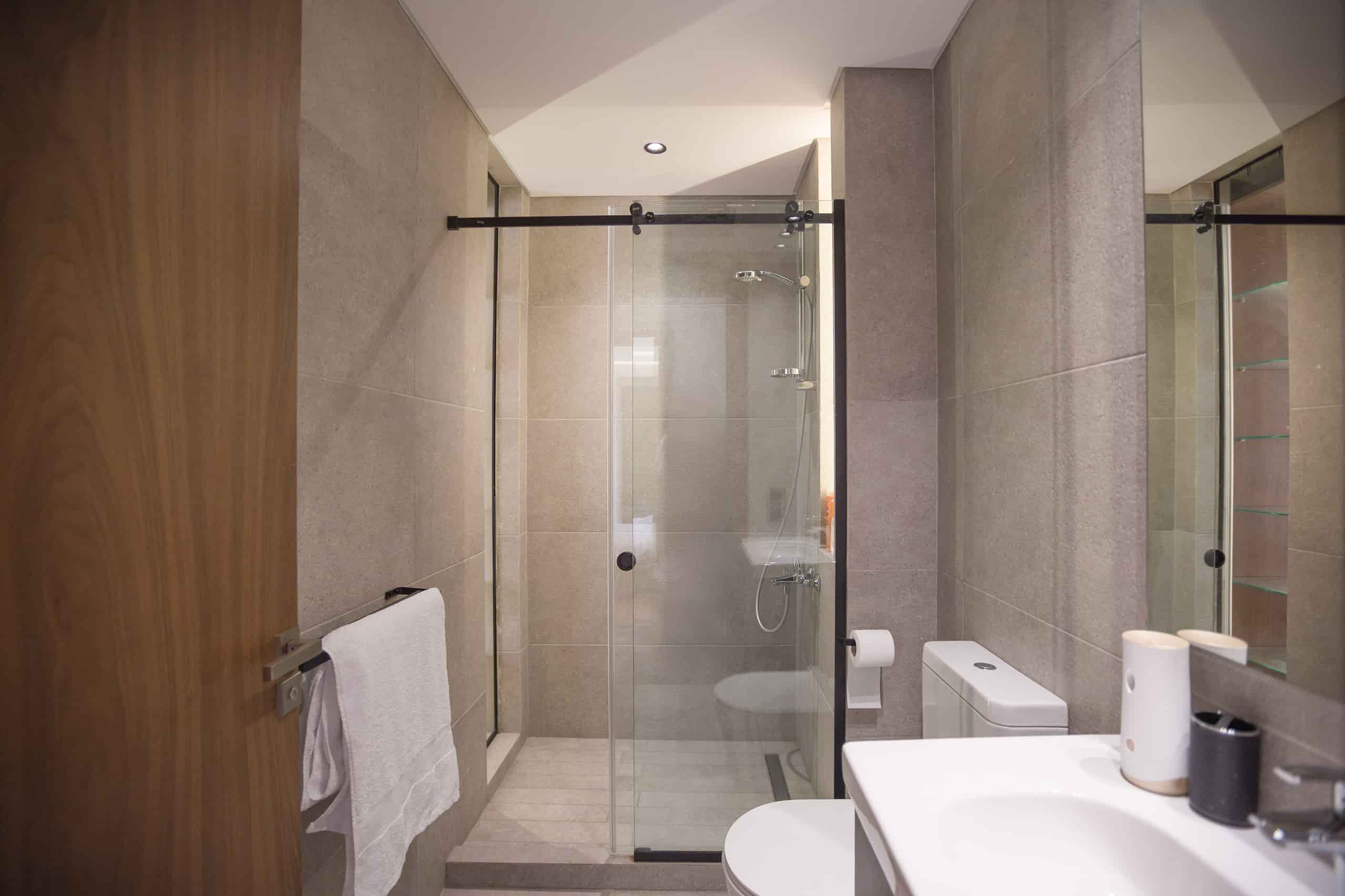 Modern 2-BR Apartment in New Cairo | Silver palm — Full bathroom 1 in New Cairo , Cairo, Egypt — photo 2