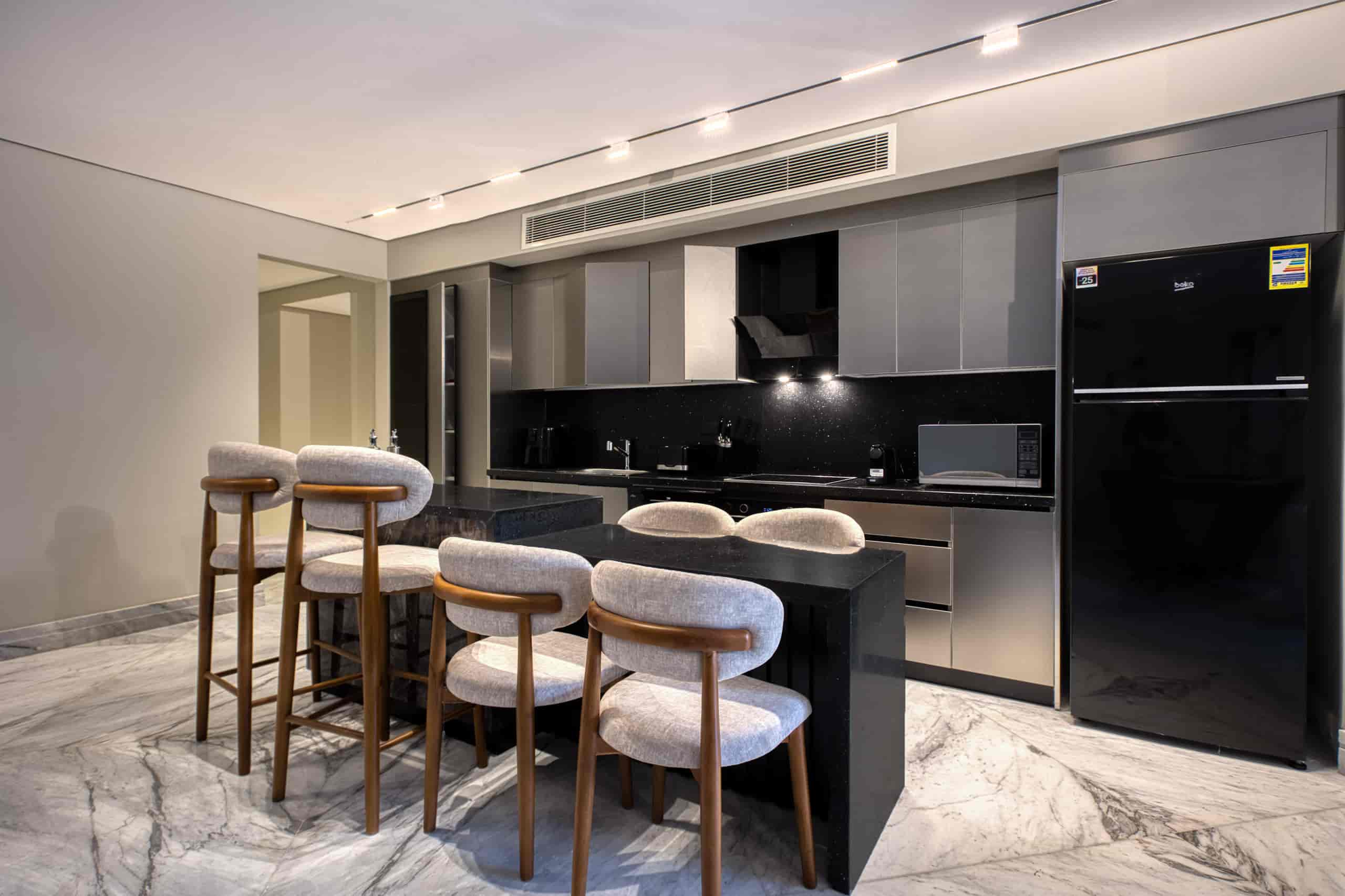 Luxury 3-BR Apt/Large Garden & Pool | Silverpalm — Dining Area in O one New Cairo, Cairo, Egypt — photo 2