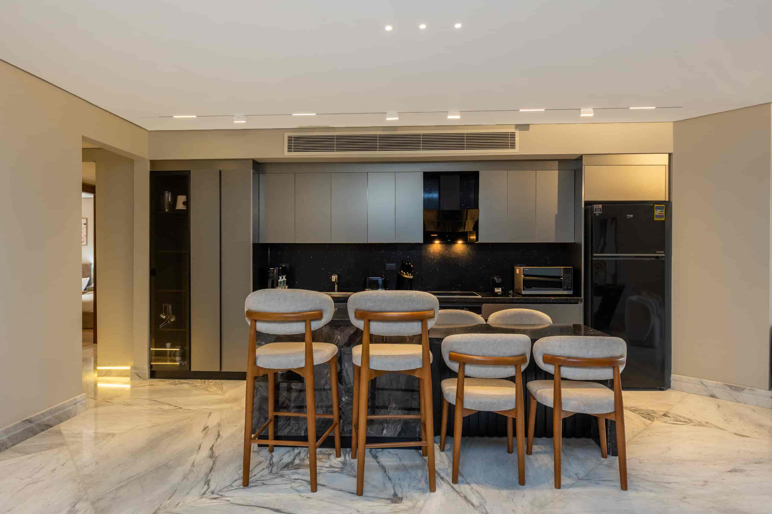 Luxury 3-BR Apt/Large Garden & Pool | Silverpalm — Dining Area in O one New Cairo, Cairo, Egypt — photo 3