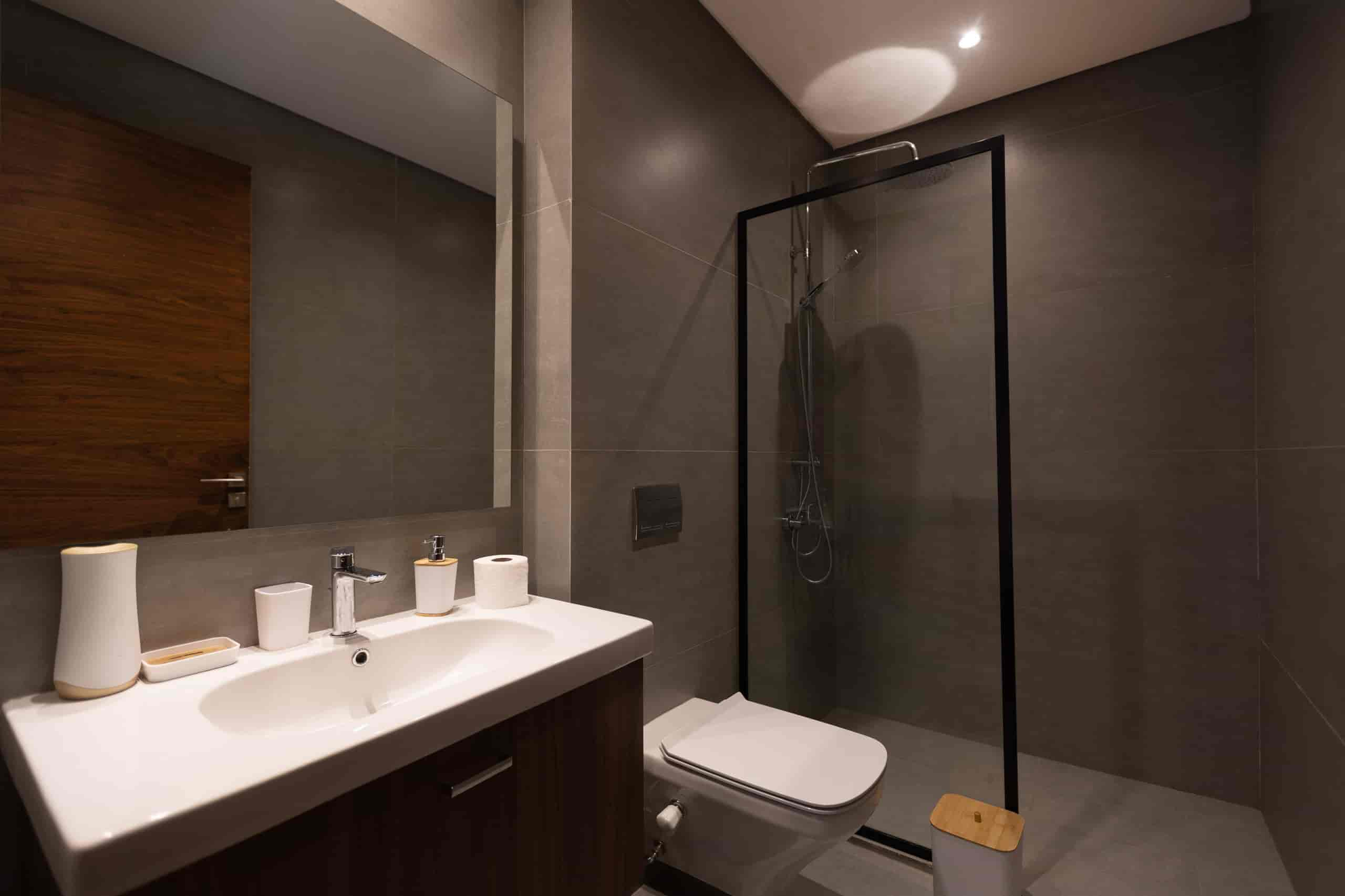 Luxury 3-BR Apt/Large Garden & Pool | Silverpalm — Full bathroom 1 in O one New Cairo, Cairo, Egypt