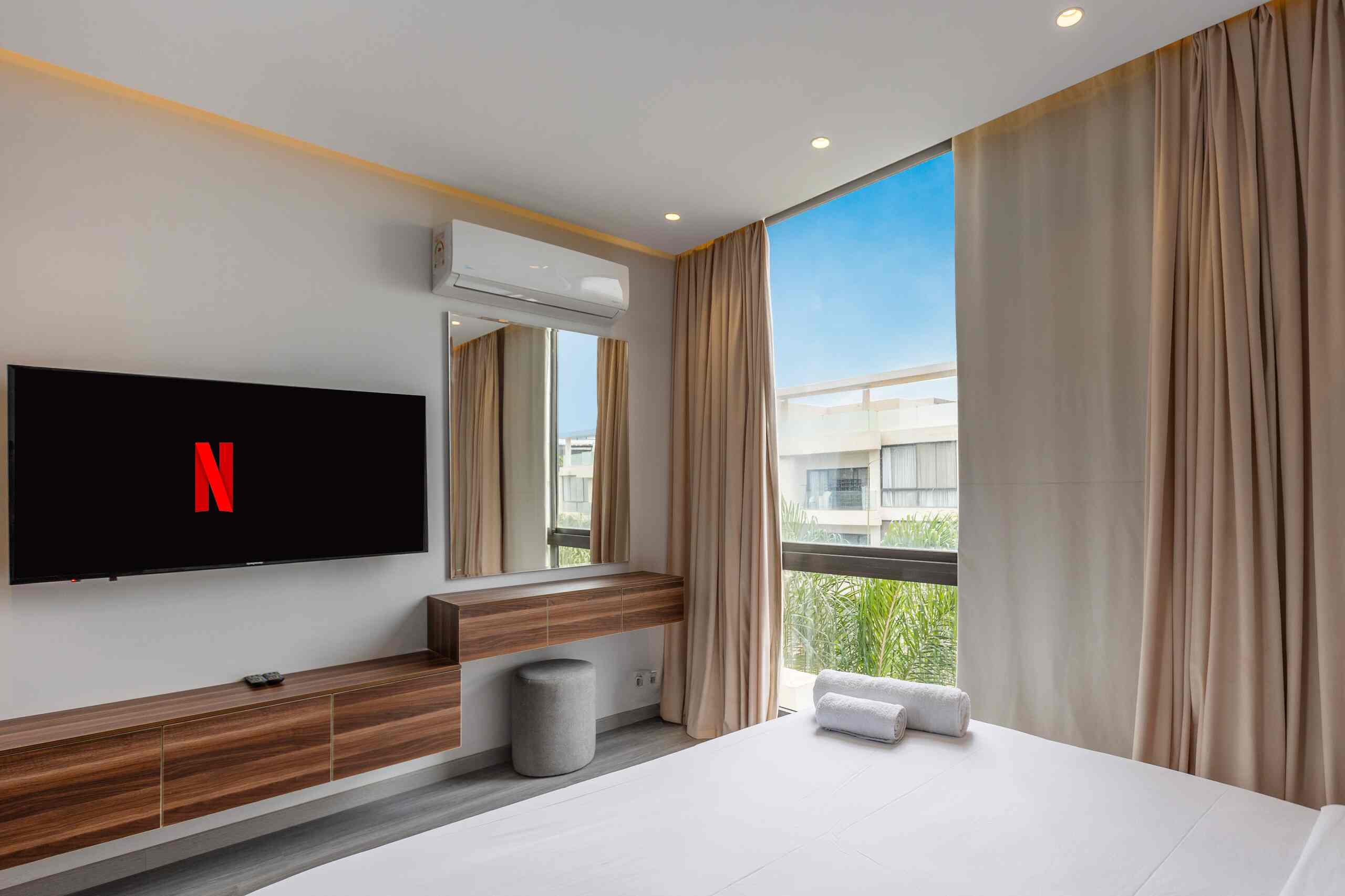 Spacious & Chic 2BR Haven in Lake View Residence — Bedroom 1 in New Cairo , Cairo, Egypt — photo 2