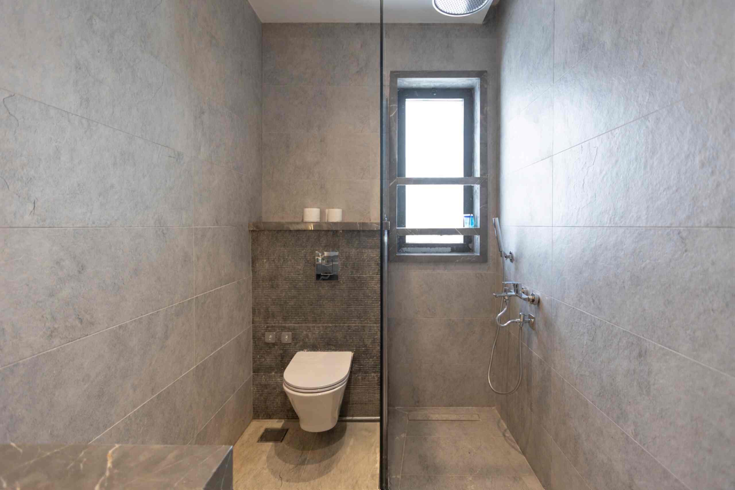 Spacious & Chic 2BR Haven in Lake View Residence — Full bathroom 1 in New Cairo , Cairo, Egypt — photo 2