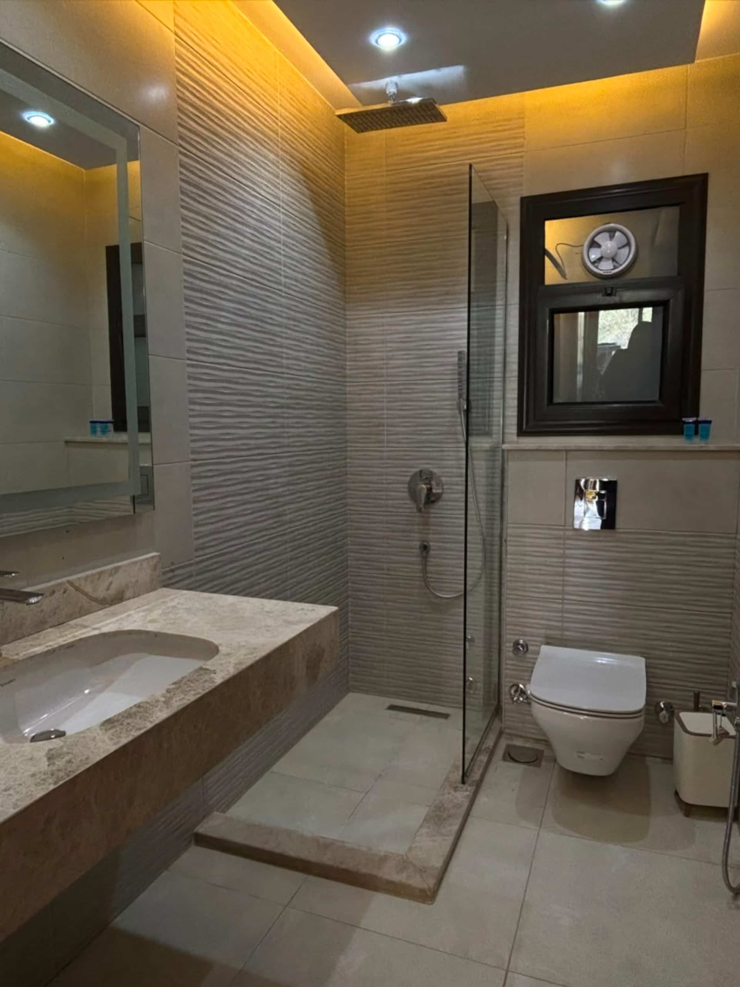 The Lake View Escape | Luxury 3BR | New cairo — Full bathroom 1 in Cairo, Egypt — photo 2