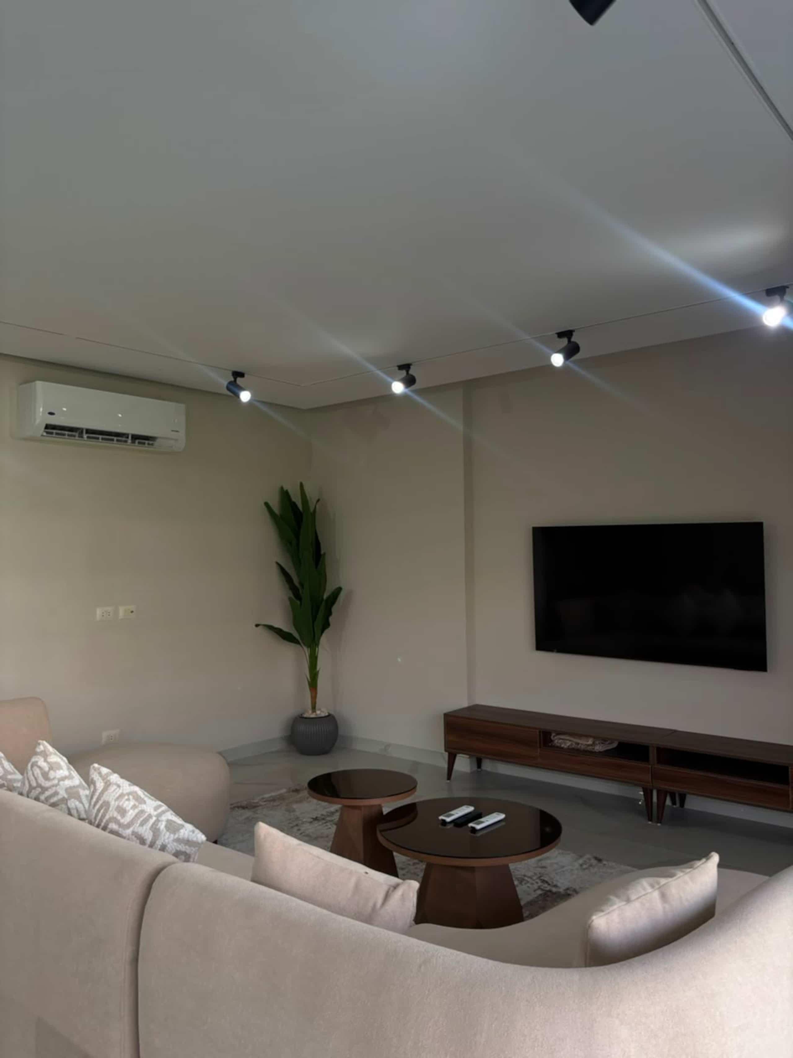 The Lake View Escape | Luxury 3BR | New cairo — Additional Photos in Cairo, Egypt — photo 2