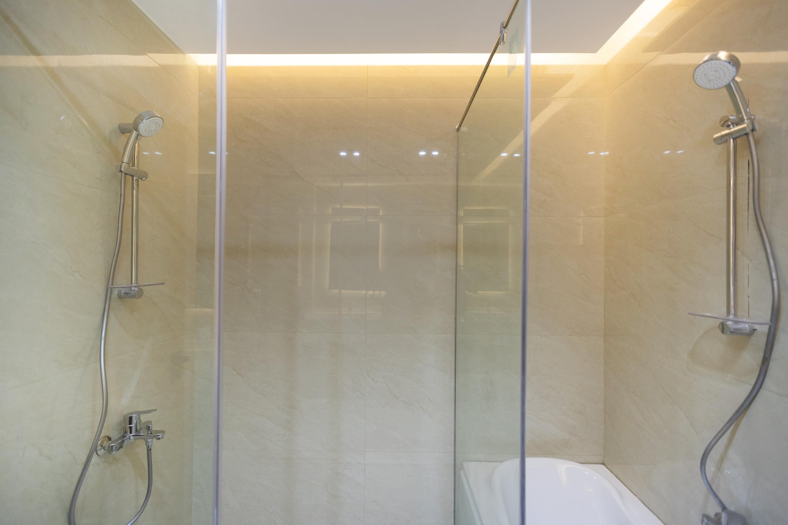 Elegant 3-Bdr Apt in Hyde Park | Prime Location — Full bathroom 3 in New Cairo 1, Egypt